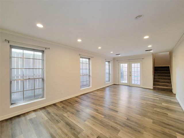 6302 1st Street, Bellaire, TX 77401