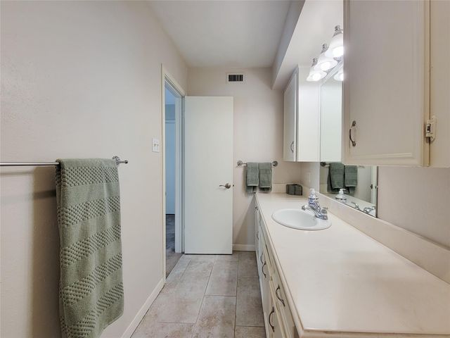 6302 1st Street, Bellaire, TX 77401