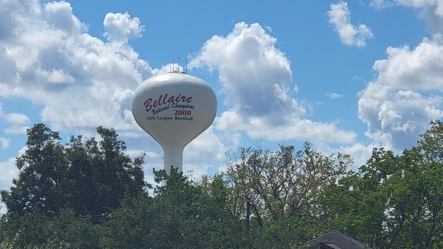 6302 1st Street, Bellaire, TX 77401