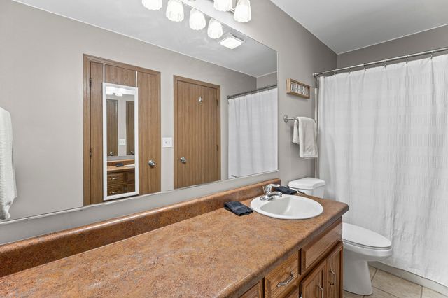 237 N Walnut Street L, Bensenville, IL 60106