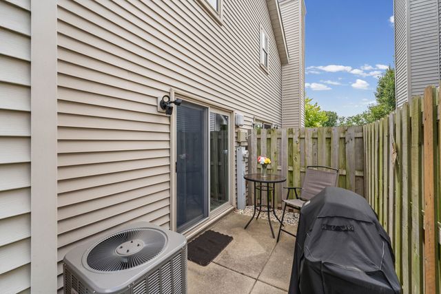 237 N Walnut Street L, Bensenville, IL 60106
