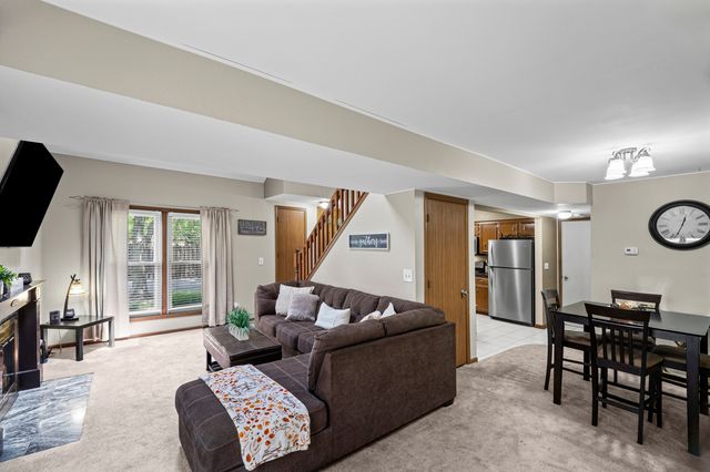 237 N Walnut Street L, Bensenville, IL 60106