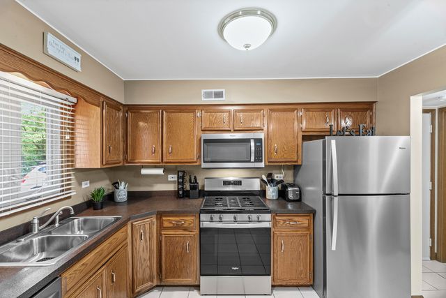 237 N Walnut Street L, Bensenville, IL 60106