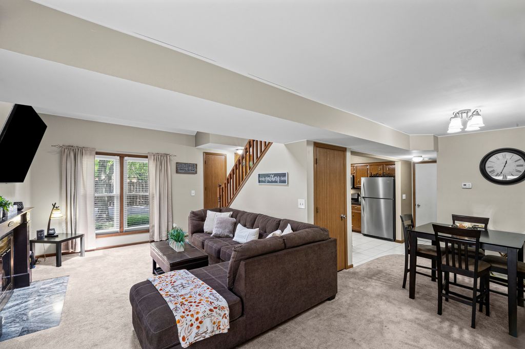 237 N Walnut Street L, Bensenville, IL 60106 — photo 3