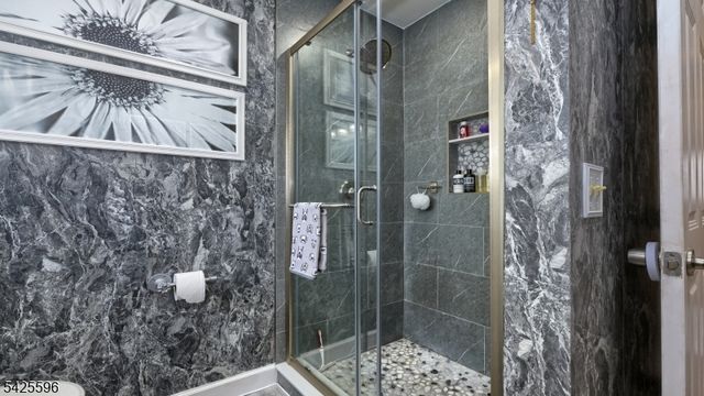 16 Forest Ter, Wayne Twp., NJ 07470