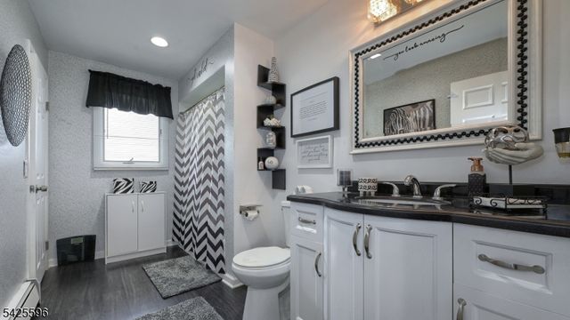 16 Forest Ter, Wayne Twp., NJ 07470