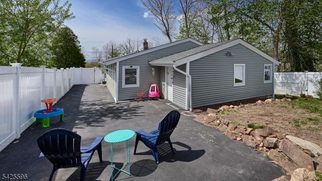 16 Forest Ter, Wayne Twp., NJ 07470