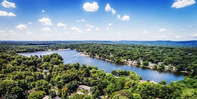 16 Forest Ter, Wayne Twp., NJ 07470