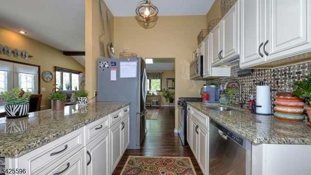 16 Forest Ter, Wayne Twp., NJ 07470