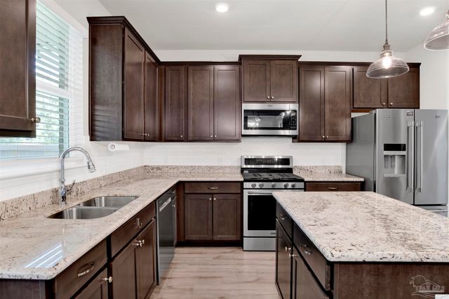 4809 Fish Hawk Ct, Pensacola, FL 32507