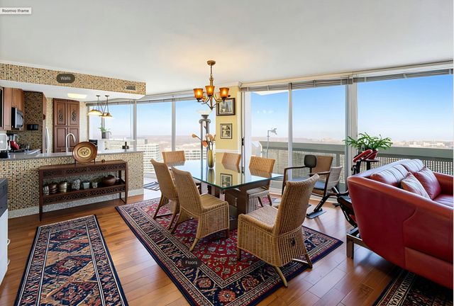 1720 Maple Avenue 2420, Evanston, IL 60201