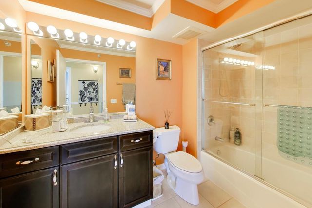 1720 Maple Avenue 2420, Evanston, IL 60201