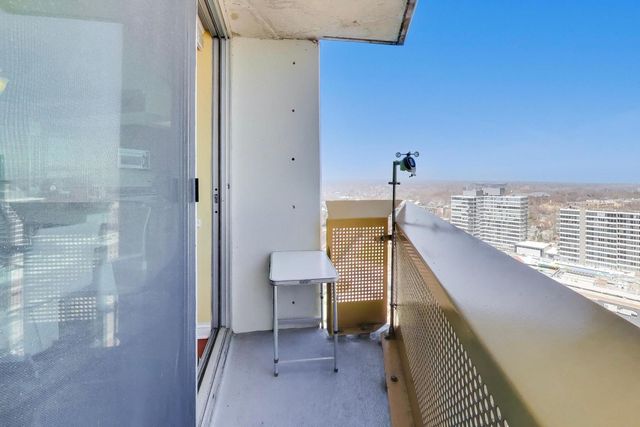 1720 Maple Avenue 2420, Evanston, IL 60201