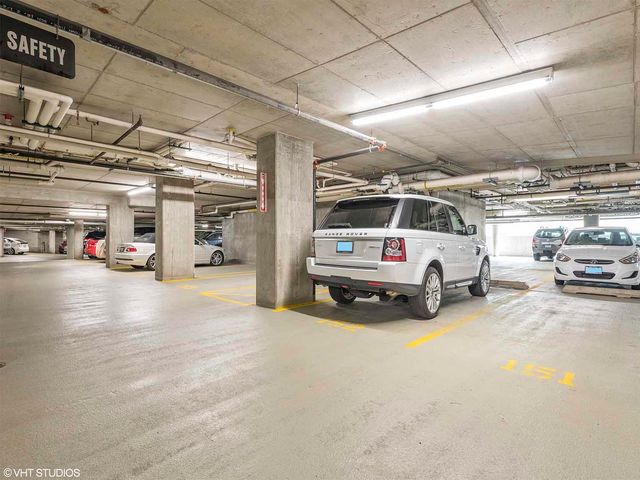 1720 Maple Avenue 2420, Evanston, IL 60201