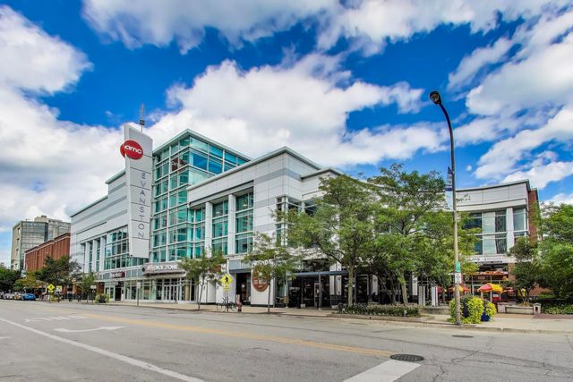 1720 Maple Avenue 2420, Evanston, IL 60201