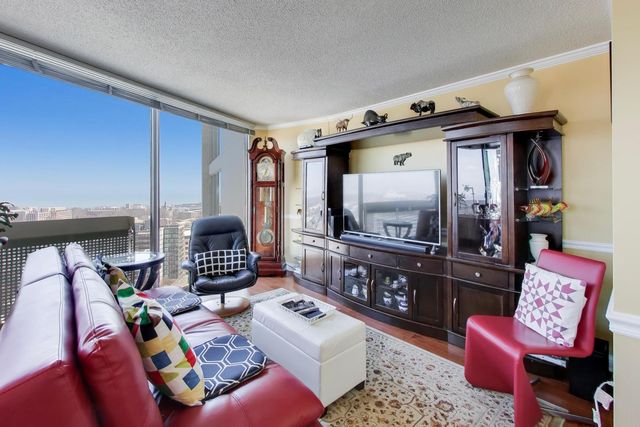 1720 Maple Avenue 2420, Evanston, IL 60201