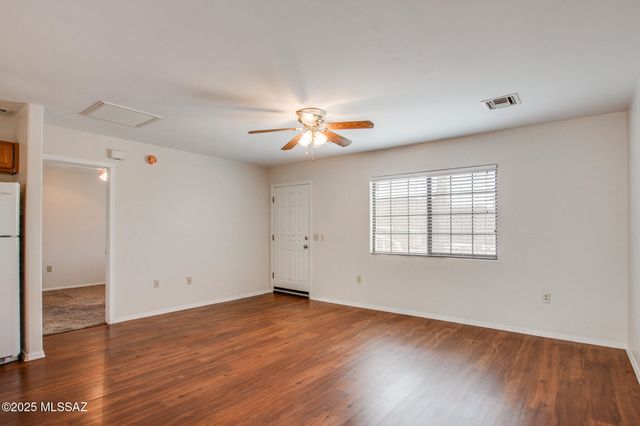 3870 S Calle Viva, Green Valley, AZ 85614