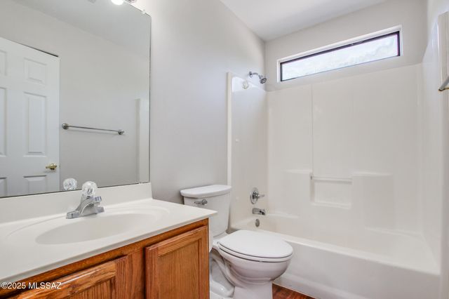 3870 S Calle Viva, Green Valley, AZ 85614