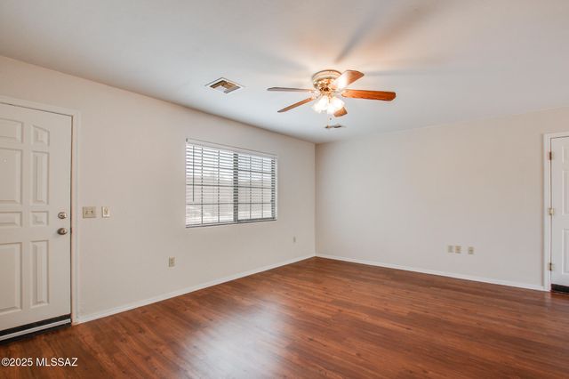 3870 S Calle Viva, Green Valley, AZ 85614