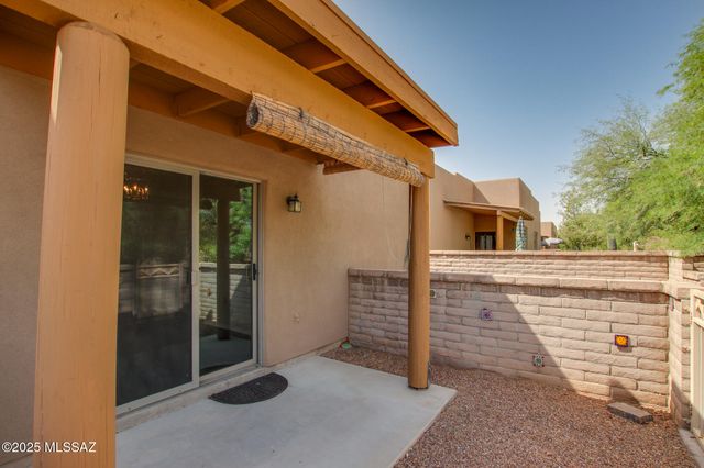 3870 S Calle Viva, Green Valley, AZ 85614