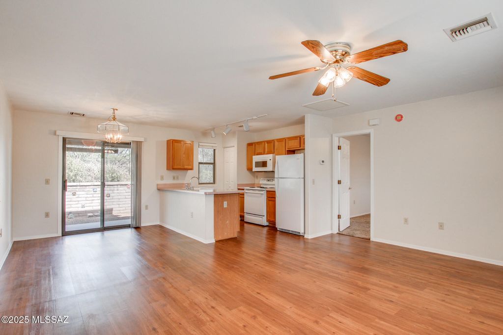 3870 S Calle Viva, Green Valley, AZ 85614