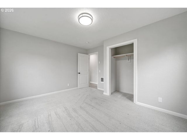 3588 SISTERS VIEW Ave, Eugene, OR 97401