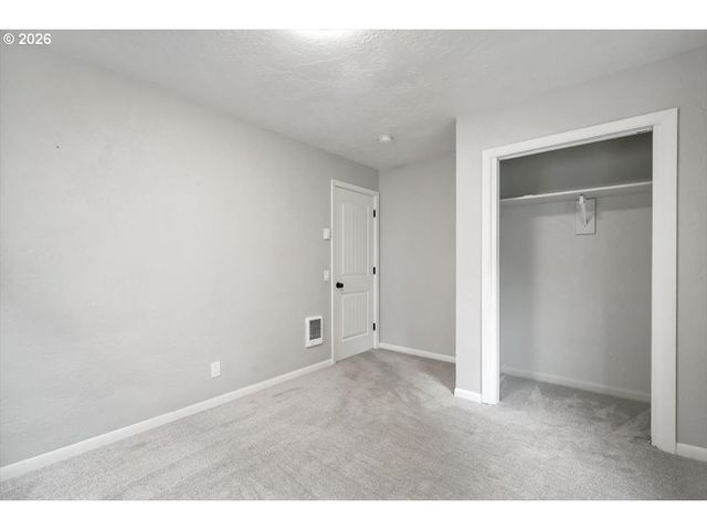 3588 SISTERS VIEW Ave, Eugene, OR 97401