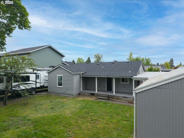 3588 SISTERS VIEW Ave, Eugene, OR 97401