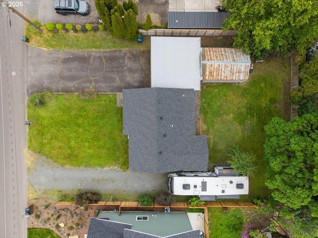 3588 SISTERS VIEW Ave, Eugene, OR 97401