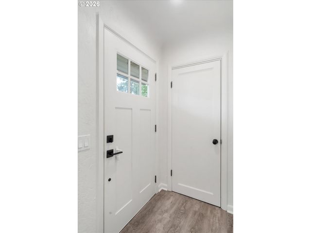 3588 SISTERS VIEW Ave, Eugene, OR 97401