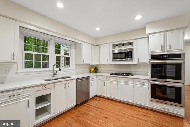 11732 STUART MILL RD, Oakton, VA 22124
