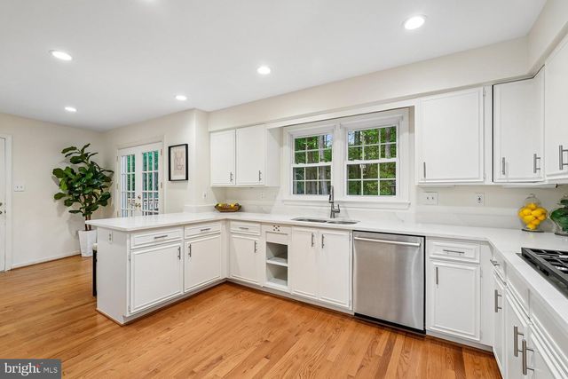 11732 STUART MILL RD, Oakton, VA 22124