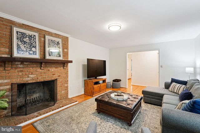 11732 STUART MILL RD, Oakton, VA 22124