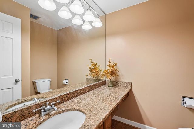 11732 STUART MILL RD, Oakton, VA 22124