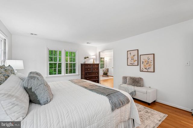11732 STUART MILL RD, Oakton, VA 22124