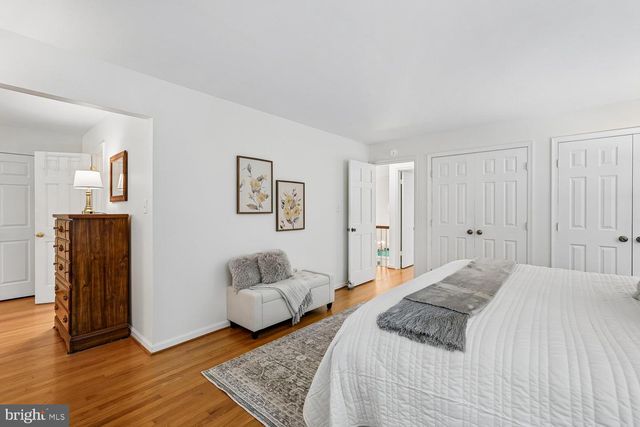 11732 STUART MILL RD, Oakton, VA 22124