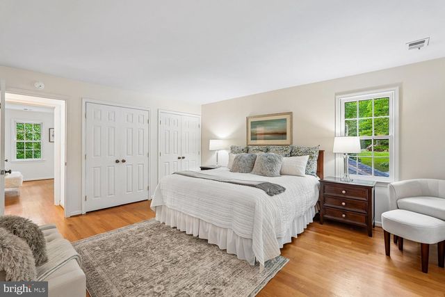 11732 STUART MILL RD, Oakton, VA 22124