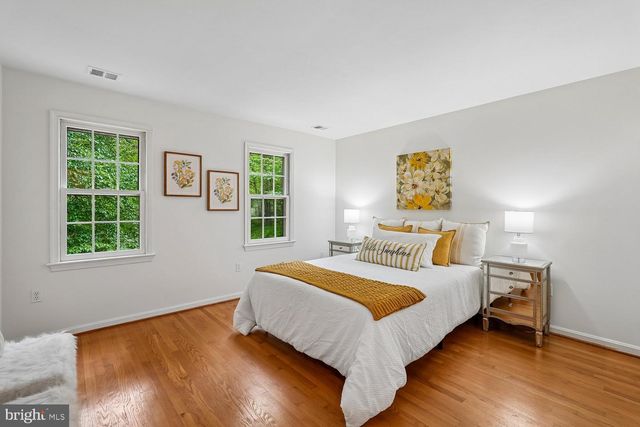 11732 STUART MILL RD, Oakton, VA 22124