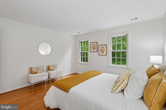 11732 STUART MILL RD, Oakton, VA 22124
