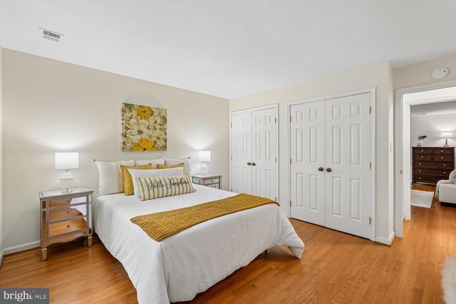 11732 STUART MILL RD, Oakton, VA 22124