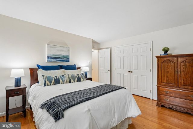 11732 STUART MILL RD, Oakton, VA 22124