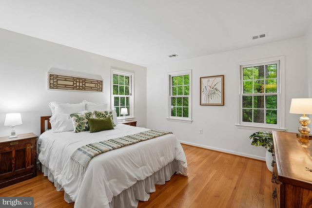 11732 STUART MILL RD, Oakton, VA 22124