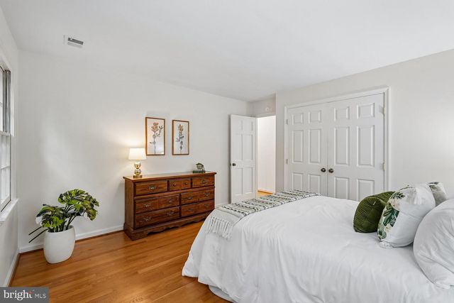 11732 STUART MILL RD, Oakton, VA 22124