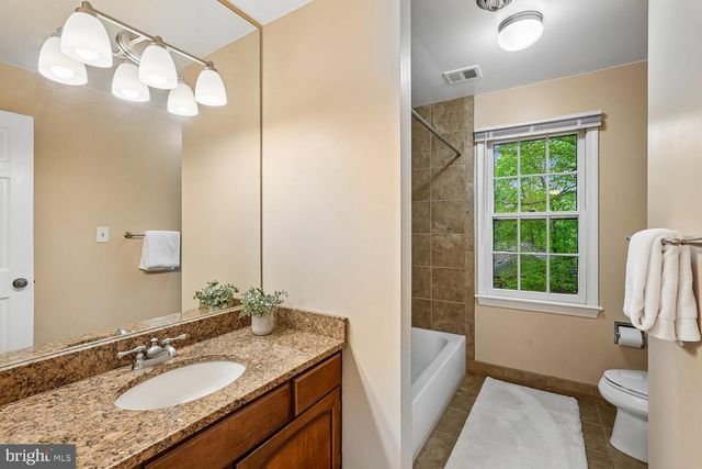 11732 STUART MILL RD, Oakton, VA 22124