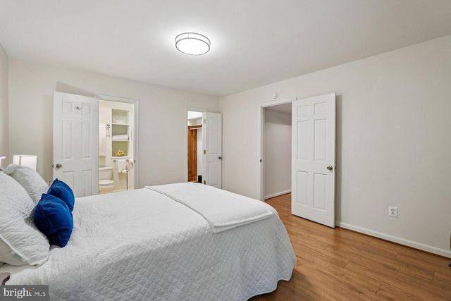 11732 STUART MILL RD, Oakton, VA 22124