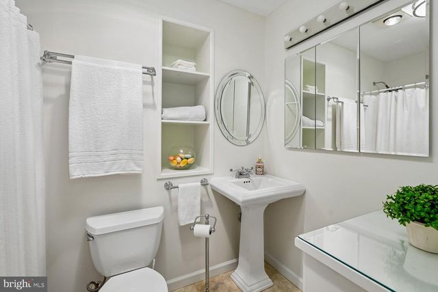 11732 STUART MILL RD, Oakton, VA 22124