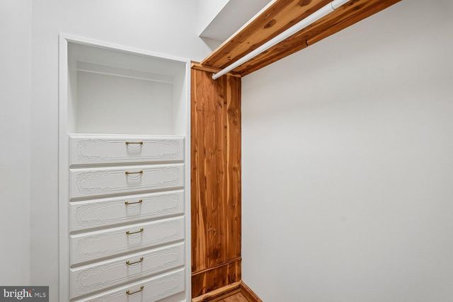 11732 STUART MILL RD, Oakton, VA 22124