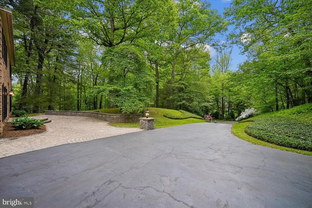 11732 STUART MILL RD, Oakton, VA 22124