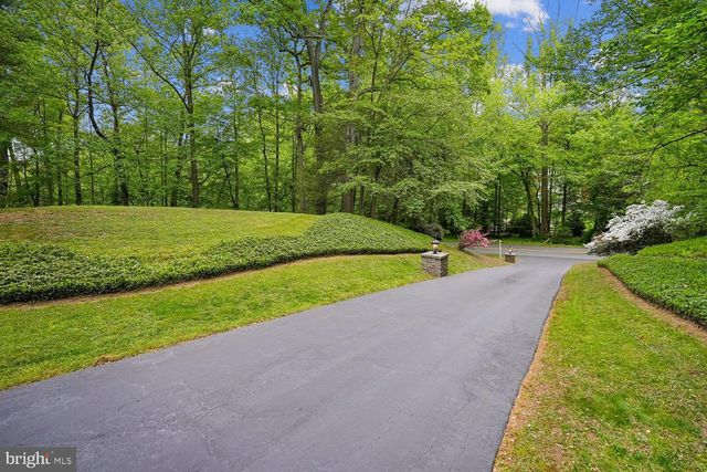 11732 STUART MILL RD, Oakton, VA 22124