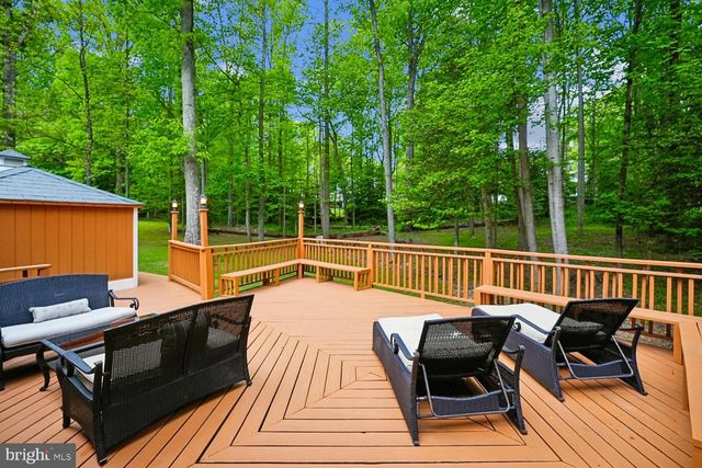 11732 STUART MILL RD, Oakton, VA 22124
